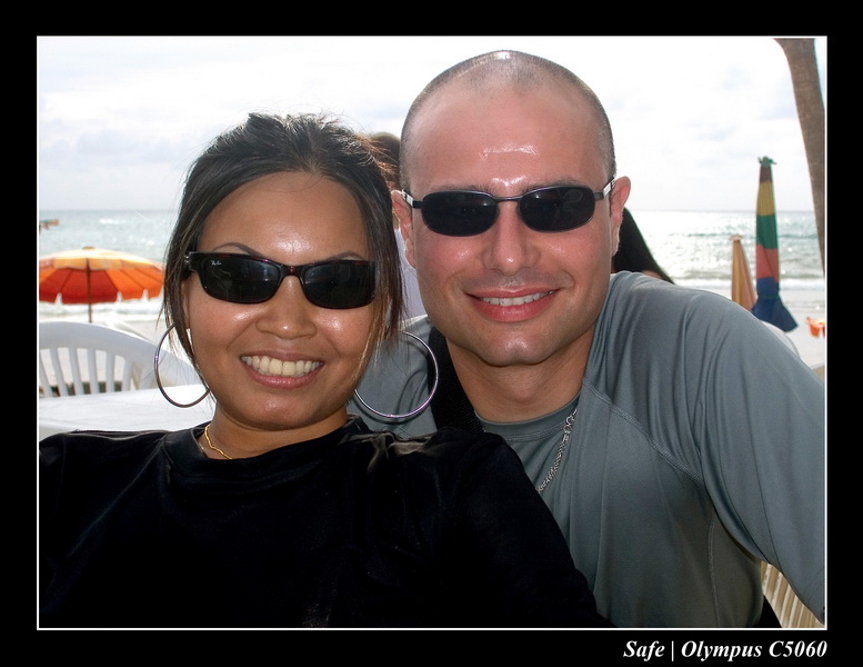 2006 - 07 - Phuket - Yann et copine